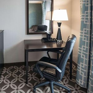 Chambre Accessible aux Personnes à Mobilité Réduite Lit King-Size